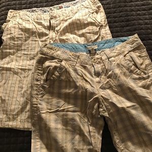 2 pairs of golf shorts